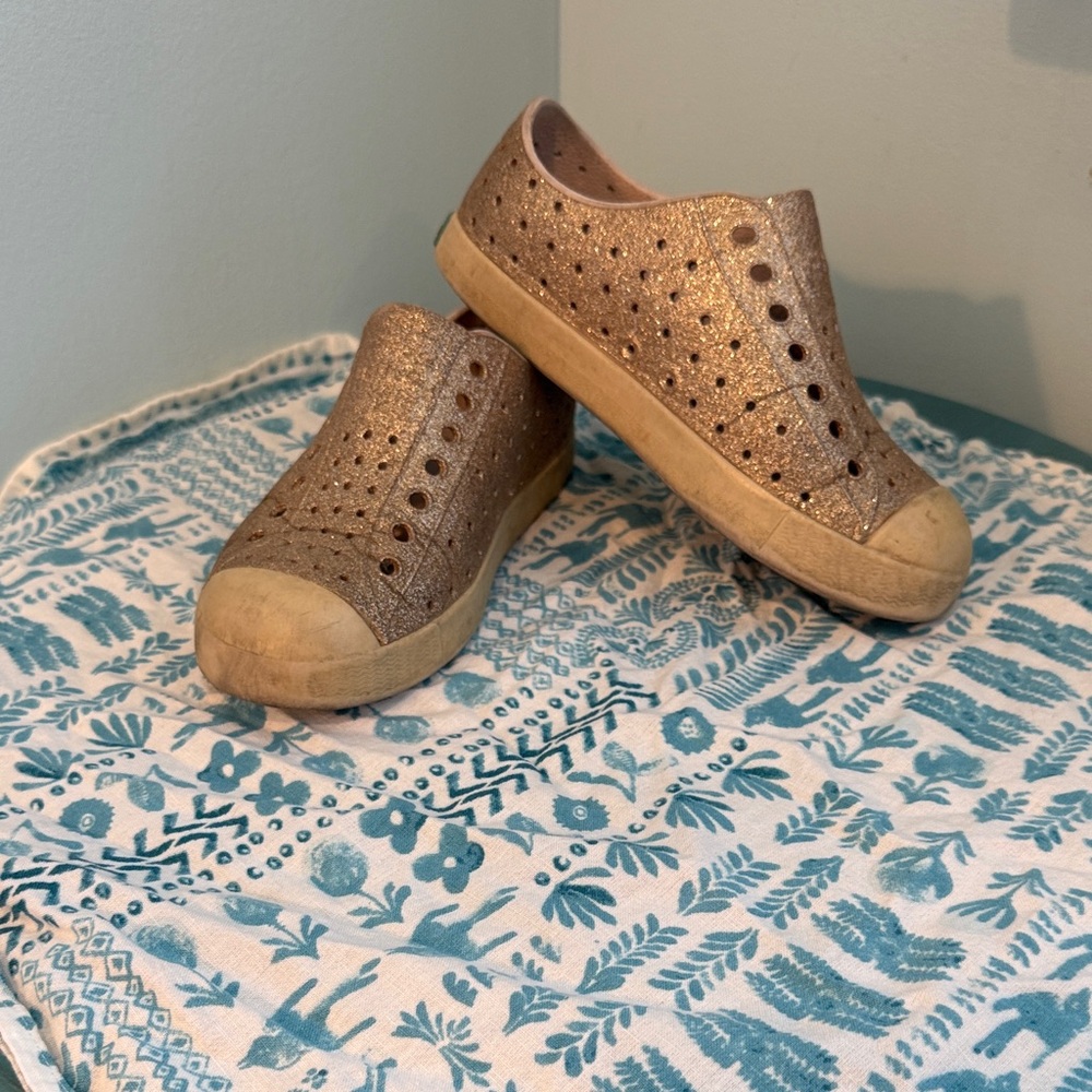 Native Shoes (kids) Gold